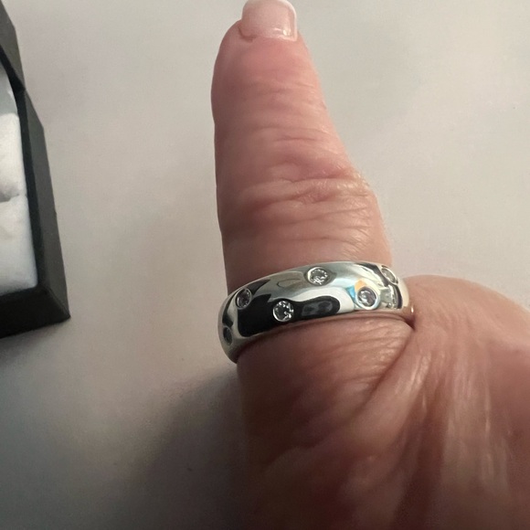 NWOT Men’s Sterling Silver Comfort Band with CZs - Picture 2 of 5